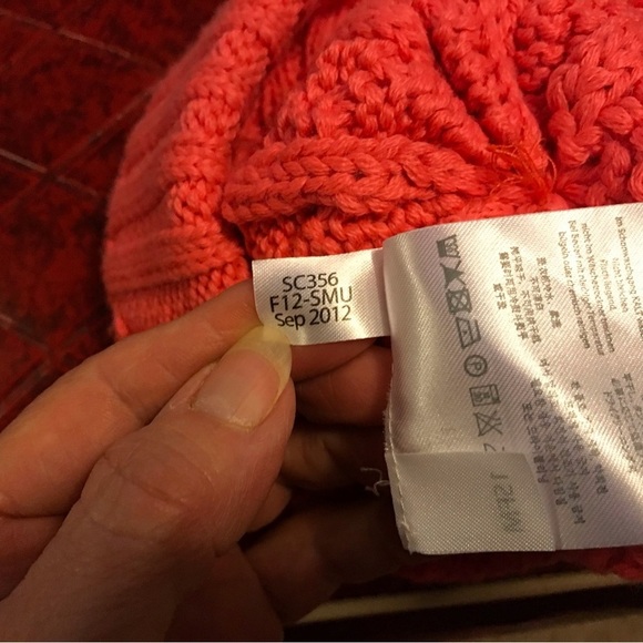 Smartwool Women's Isto Retro Beanie Merino Wool PomPom Tangarine - Picture 6 of 7